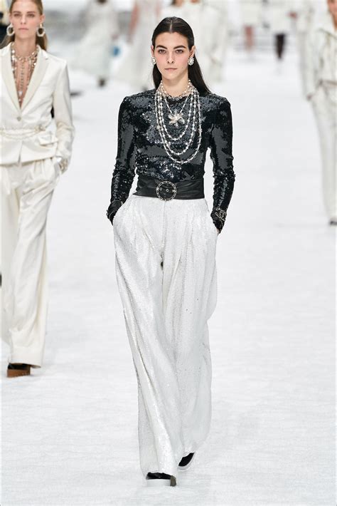 vêtements chanel occasion|Chanel Pre.